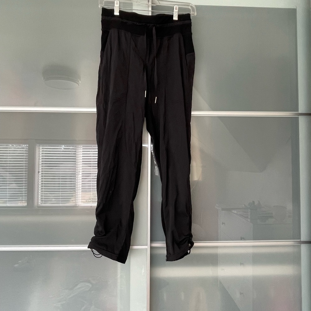 Lululemon dance studio crop jogger